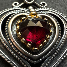 Load image into Gallery viewer, Vintage Herz Anhänger Granat 835 Silber vergoldet Liebe Tracht