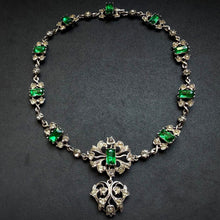 Lade das Bild in den Galerie-Viewer, Victorian Silber Collier Paste grün weiß Normandie Frankreich alt antik c. 1880 S