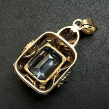Lade das Bild in den Galerie-Viewer, Art Deco Anhänger 935 Silber vergoldet Spinell blau Perle Handarbeit alt antik c. 1920