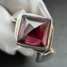 Load image into Gallery viewer, Vintage Tracht Ring Sterling Silber 925 facettierter Granat rot RG 55