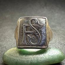 Lade das Bild in den Galerie-Viewer, Jugendstil Monogramm Ring Silber SF FS alt antik c. 1920 RG 59