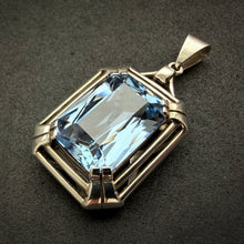 Load image into Gallery viewer, Art Deco Anhänger Silber Spinell blau Design Handarbeit alt antik c. 1920
