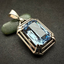 Load image into Gallery viewer, Art Deco Anhänger Silber Spinell blau Design Handarbeit alt antik c. 1920