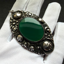 Load image into Gallery viewer, Jugendstil Anhänger 800 Silber Chrysopras Kohm & Haller floral alt antik c. 1910