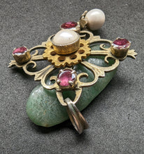 Lade das Bild in den Galerie-Viewer, Antiker Anhänger min 750 Silber Naturperlen Almandin Granat alt c. 1820