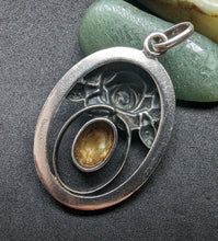 Lade das Bild in den Galerie-Viewer, Jugendstil Anhänger Silber 830 Perlmutt