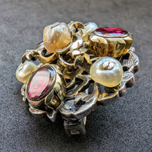 Lade das Bild in den Galerie-Viewer, Knopf Brosche min. 750 Silber Almandin Granat Naturperle Perle alt antik c. 1800 S