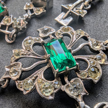 Load image into Gallery viewer, Victorian Silber Collier Paste grün weiß Normandie Frankreich alt antik c. 1880