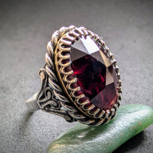 Load image into Gallery viewer, Vintage Tracht Ring 835 Silber facettierter XL Granat alt RG 62 S