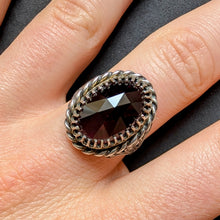 Load image into Gallery viewer, Vintage Tracht Ring 835 Silber facettierter XL Granat alt RG 62 S