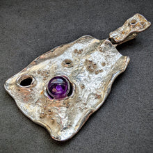 Lade das Bild in den Galerie-Viewer, Vintage Modernismus Brutalismus Anhänger 835 Silber Amethyst alt 1970s S