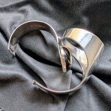 Lade das Bild in den Galerie-Viewer, Vintage Armreif Christer Stenberg for Kaunis Koru 925 Silber Tigerauge Armband 1975 S