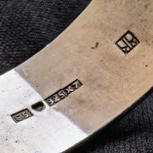 Lade das Bild in den Galerie-Viewer, Vintage Armreif Christer Stenberg for Kaunis Koru 925 Silber Tigerauge Armband 1975 S