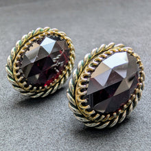 Load image into Gallery viewer, Vintage Tracht Ohrringe 835 Silber vergoldete Fassungen XL Granat rot alt