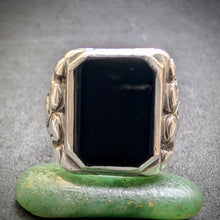 Lade das Bild in den Galerie-Viewer, Jugendstil Designer Ring 800 Silber Onyx Herrenring alt antik c. 1920 RG 65 S