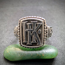 Lade das Bild in den Galerie-Viewer, Jugendstil Monogramm Ring 900 Silber HK KH alt c. 1920 RG 63 S
