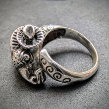 Lade das Bild in den Galerie-Viewer, Vintage Widder Ring 925 Silber Silberschmiedearbeit etruskischer Stil RG 59 S