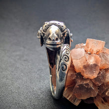 Lade das Bild in den Galerie-Viewer, Vintage Widder Ring 925 Silber Silberschmiedearbeit etruskischer Stil RG 59 S