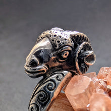 Lade das Bild in den Galerie-Viewer, Vintage Widder Ring 925 Silber Silberschmiedearbeit etruskischer Stil RG 59 S