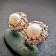 Lade das Bild in den Galerie-Viewer, Cluster Ohrringe Ohrstecker 585 Gold Diamanten c. 2,5 Ct Perlen antik c. 1900 S