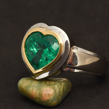 Lade das Bild in den Galerie-Viewer, Herz Ring 18k 750 Weißgold Smaragd Kolumbien 4,8 Carat Verlobungsring RG 54