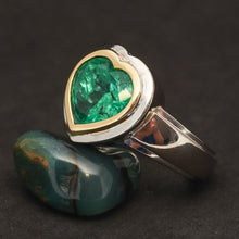 Lade das Bild in den Galerie-Viewer, Herz Ring 18k 750 Weißgold Smaragd Kolumbien 4,8 Carat Verlobungsring RG 54