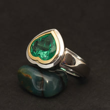 Lade das Bild in den Galerie-Viewer, Herz Ring 18k 750 Weißgold Smaragd Kolumbien 4,8 Carat Verlobungsring RG 54