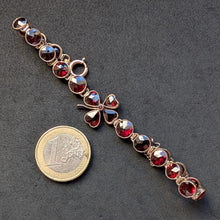 Lade das Bild in den Galerie-Viewer, Granat Armband Tombak vierblättriges Kleeblatt Glück alt antik c. 1900 S