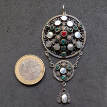 Lade das Bild in den Galerie-Viewer, Neorenaissance Anhänger versilbert Perlmutt dreiteilig alt antik c. 1880 S