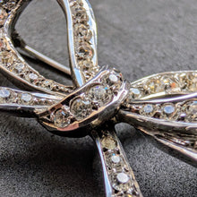 Lade das Bild in den Galerie-Viewer, Jugendstil Brosche 835 Silber Schleife Paste Silberschmiedearbeit alt c. 1920 S