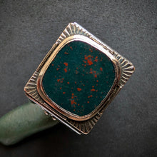Lade das Bild in den Galerie-Viewer, Jugendstil Ring Silber 585 Gold Heliotrop Handarbeit XL antik c. 1920 RG 63 S