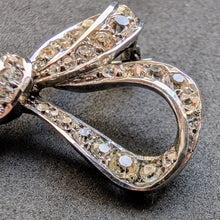 Lade das Bild in den Galerie-Viewer, Jugendstil Brosche 835 Silber Schleife Paste Silberschmiedearbeit alt c. 1920 S