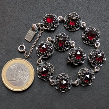 Lade das Bild in den Galerie-Viewer, Vintage Granat Armband 835 Silber Tracht rot alt