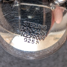 Lade das Bild in den Galerie-Viewer, Vintage Brosche NE From Denmark 925 Silber Bernstein Silberschmiedearbeit alt S