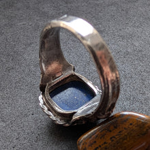 Lade das Bild in den Galerie-Viewer, Neorenaissance Ring Silber Hunde Kopf Mythologie Lapislazuli antik 1900 RG 66 S