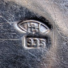 Lade das Bild in den Galerie-Viewer, Jugendstil Anhänger 935 Silber grüner Achat Emaille HR alt antik c. 1910 S