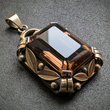Lade das Bild in den Galerie-Viewer, Jugendstil Anhänger 835 Silber vergoldet Rauchquarz floral alt antik c. 1920