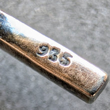 Lade das Bild in den Galerie-Viewer, Art Deco Brosche 935 Silber Achat rot weiß alt antik c. 1920 S