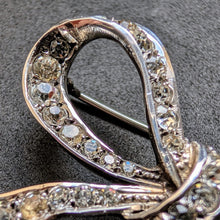 Lade das Bild in den Galerie-Viewer, Jugendstil Brosche 835 Silber Schleife Paste Silberschmiedearbeit alt c. 1920 S