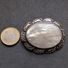 Lade das Bild in den Galerie-Viewer, Jugendstil Brosche 900 Silber RBH Rasmus Björn Halvordersen Perlmutt alt antik c. 1920