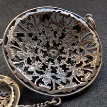 Lade das Bild in den Galerie-Viewer, Neorenaissance Anhänger versilbert Perlmutt dreiteilig alt antik c. 1880 S