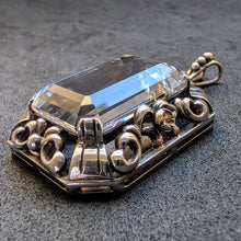 Lade das Bild in den Galerie-Viewer, Jugendstil Anhänger 835 Silber Bergkristall Silberschmiedearbeit antik c. 1920 S