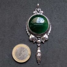 Lade das Bild in den Galerie-Viewer, Jugendstil Anhänger 935 Silber grüner Achat Emaille HR alt antik c. 1910 S