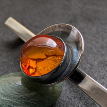 Lade das Bild in den Galerie-Viewer, Vintage Brosche NE From Denmark 925 Silber Bernstein Silberschmiedearbeit alt S