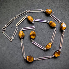Lade das Bild in den Galerie-Viewer, Vintage Collier 835 Silber Tigerauge Silberschmiedearbeit Kette alt S