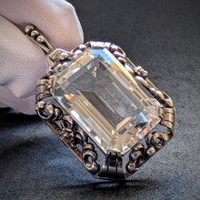 Lade das Bild in den Galerie-Viewer, Jugendstil Anhänger 835 Silber Bergkristall Silberschmiedearbeit antik c. 1920 S