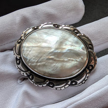 Lade das Bild in den Galerie-Viewer, Jugendstil Brosche 900 Silber RBH Rasmus Björn Halvordersen Perlmutt alt antik c. 1920
