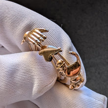 Load image into Gallery viewer, Claddagh Ring 18k 750 Gold beweglich Herz Liebe Freundschaft alt c 1920 RG 49/50