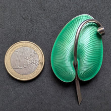 Lade das Bild in den Galerie-Viewer, Vintage Emaille Blatt Brosche Volmer Bahner Denmark VB Sterling Silber 925 alt S