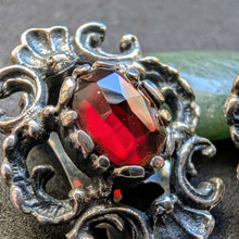 Lade das Bild in den Galerie-Viewer, Tracht Ohrringe Ohrclips 925 Silber Granat BS Bartel & Sohn S